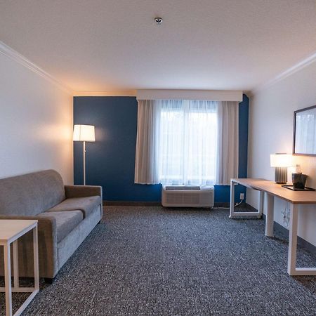Spark By Hilton Brandon Extérieur photo
