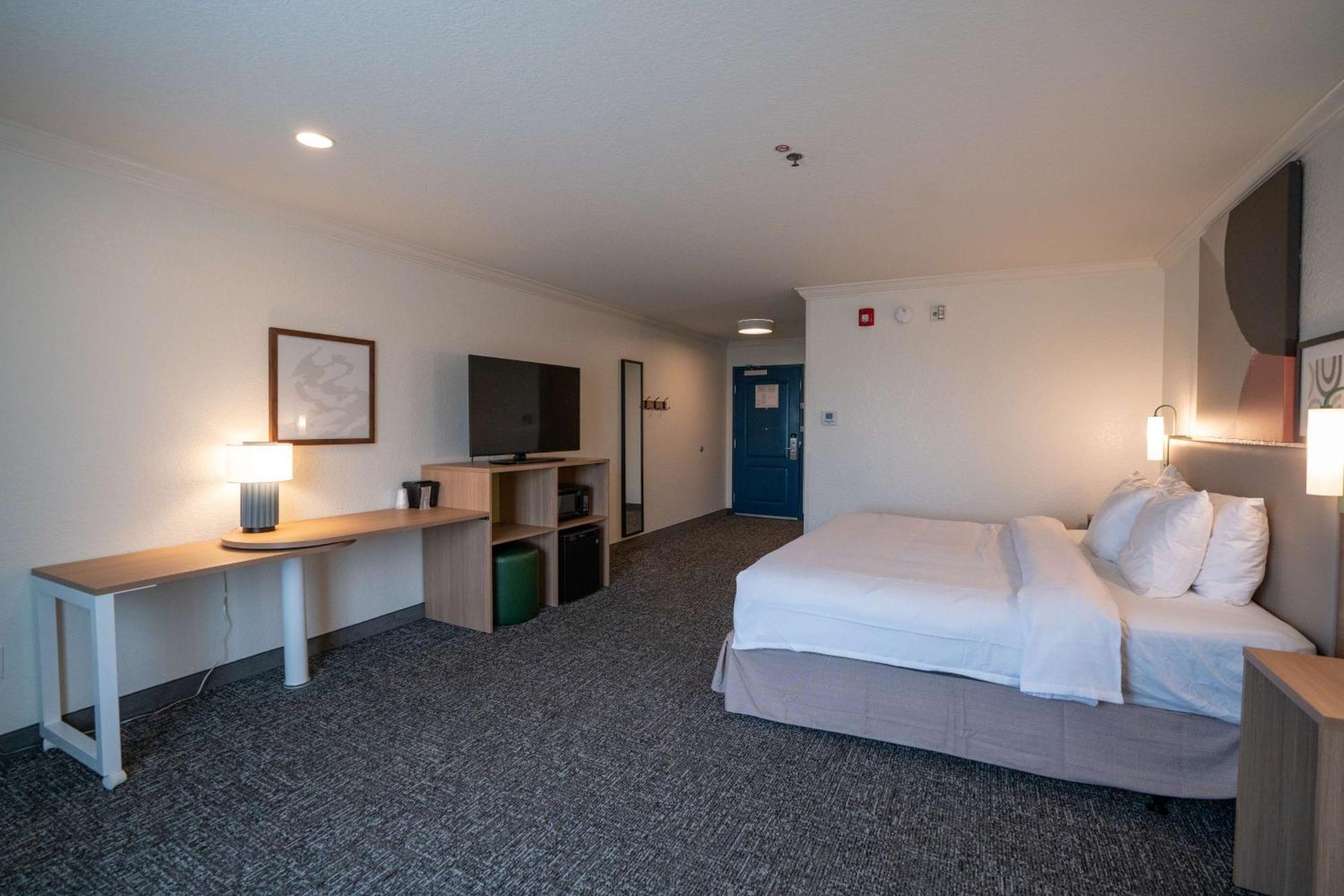 Spark By Hilton Brandon Extérieur photo