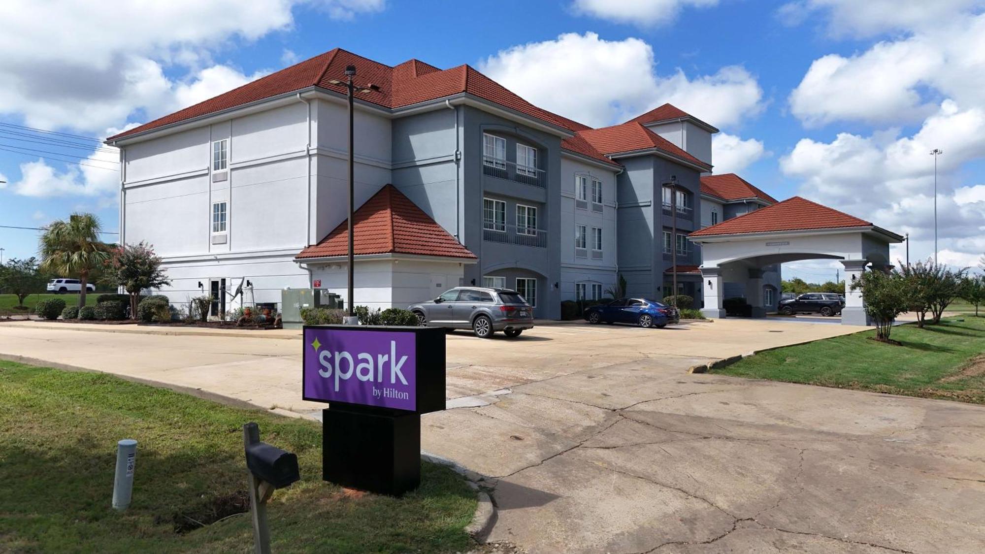 Spark By Hilton Brandon Extérieur photo